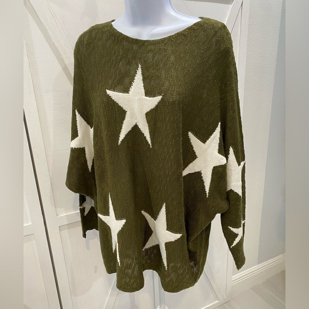In Loom Knit Star Sweater With Dolman Sleeves In Hunter Green White Stars S/M